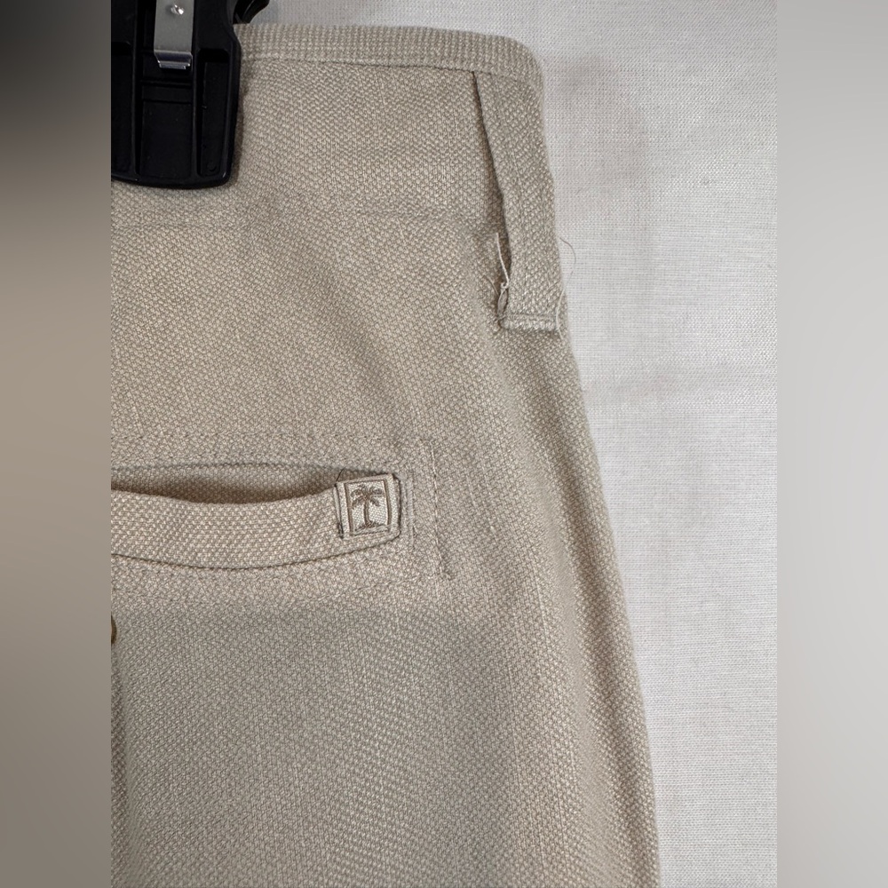 Tommy Bahama silk linen cargo pants size 33

In Excellent Condition! - Picture 12 of 14